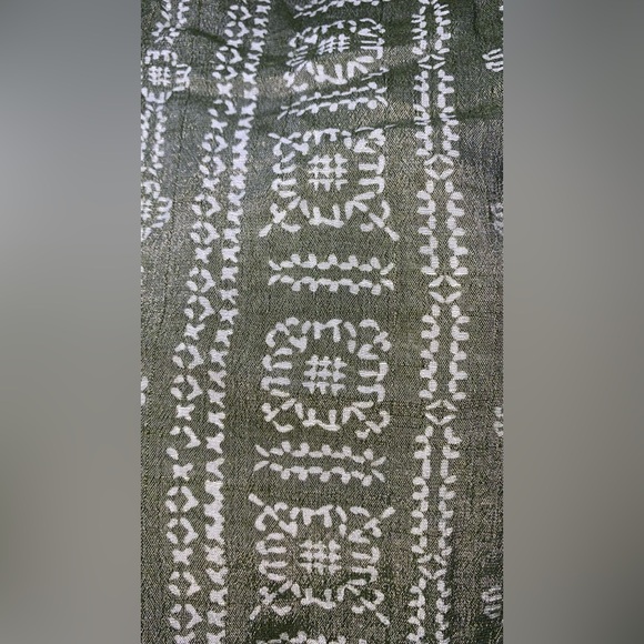 St. John’s Bay Green Trible Shirt - Picture 7 of 7